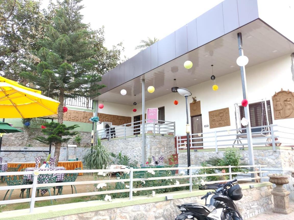 Hari Niwas - A Boutique Garden Resort Mount Abu Exterior photo